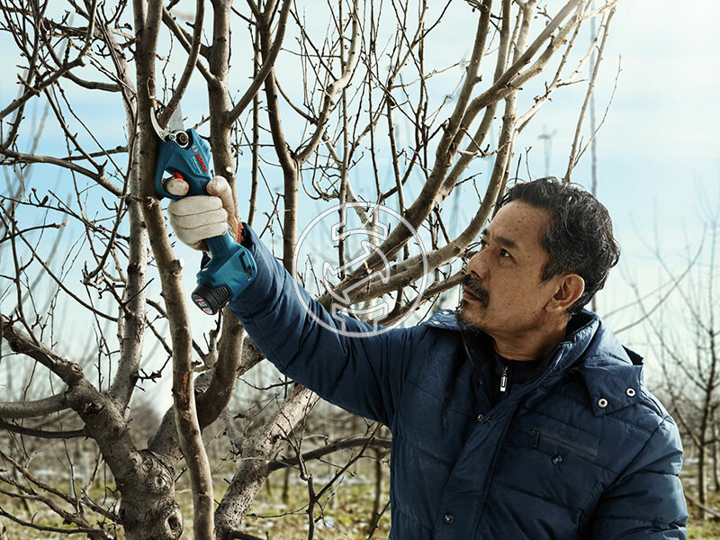 Bosch Pro Pruner akkus metszőolló (akku és töltő nélkül)