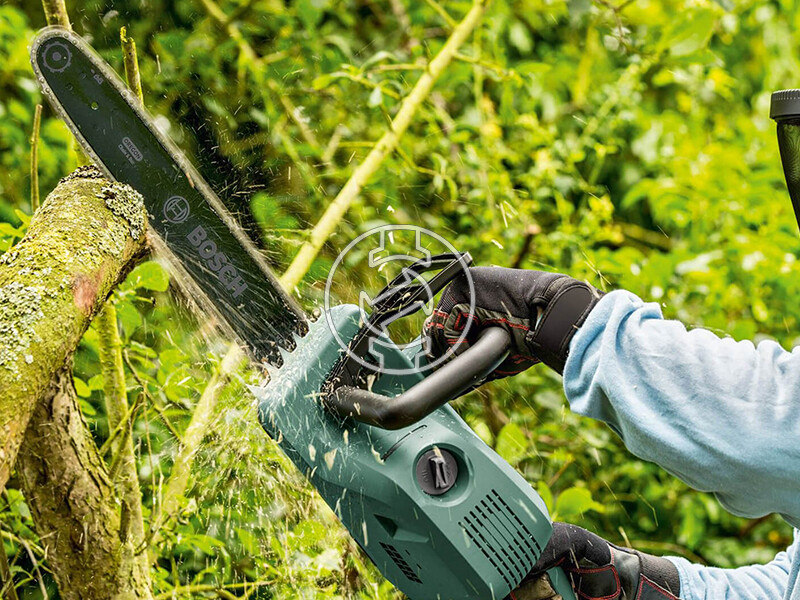 Bosch UniversalChain 35 elektromos láncfűrész