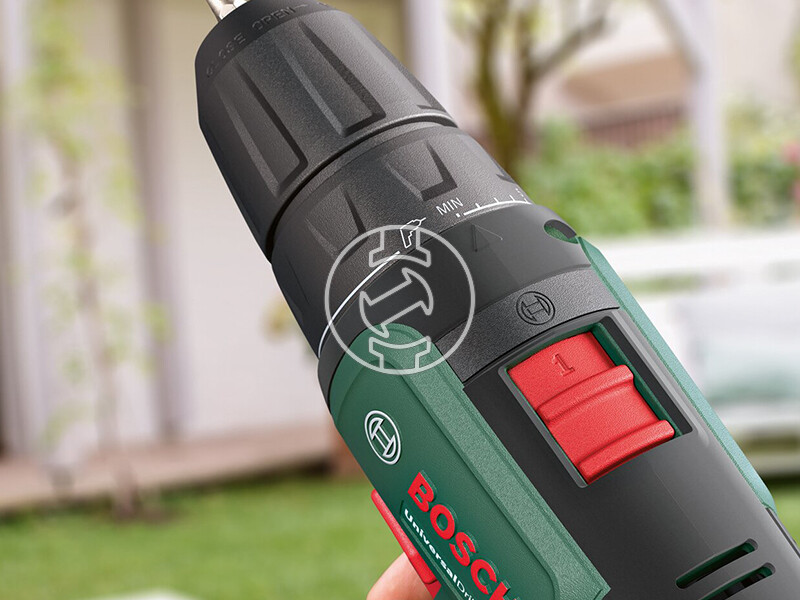 Bosch UniversalDrill 18V-EC akkus fúrócsavarozó tokmányos