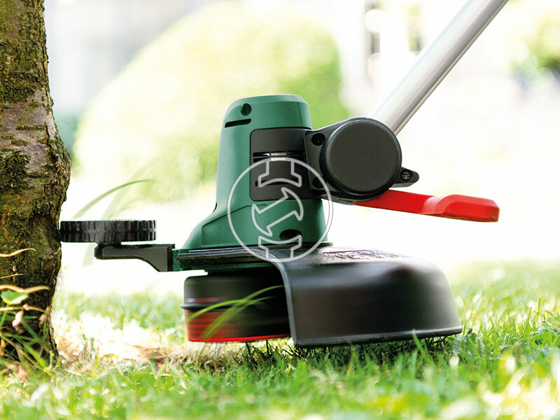 Bosch UniversalGrassCut 18V-260 akkus fűszegélynyíró