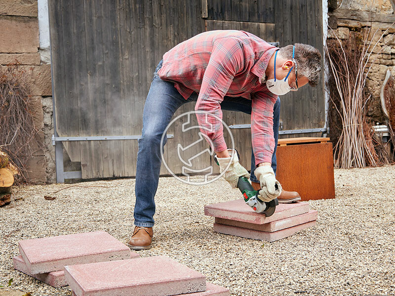 Bosch UniversalGrind 18V-7 akkus sarokcsiszoló (akku és töltő nélkül)