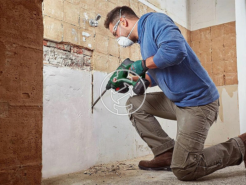 Bosch UniversalHammer akkus fúró-vésőkalapács 1 x PBA 18V 4.0Ah + AL 1830 CV