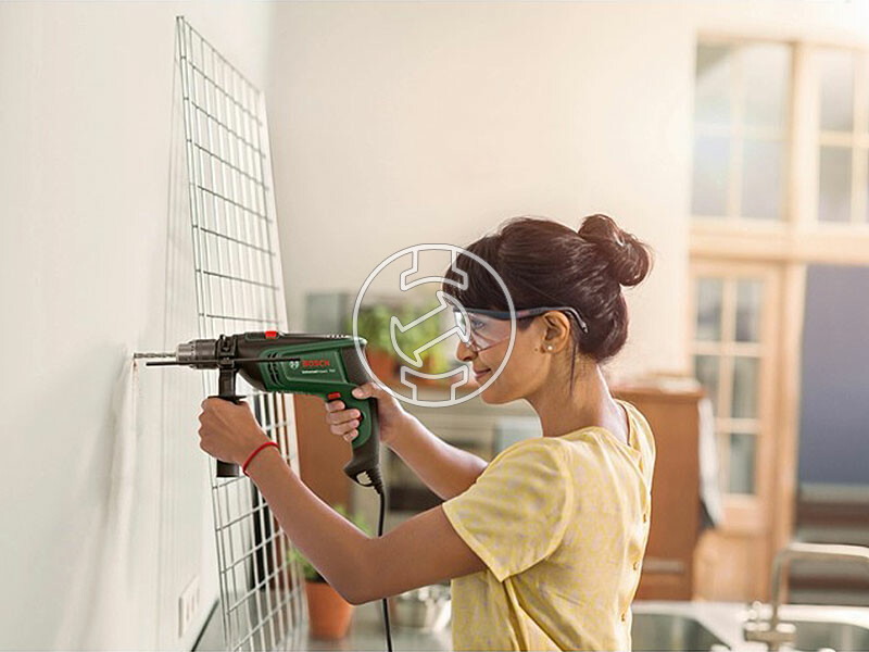 Bosch UniversalImpact 700 elektromos ütvefúró 701 W