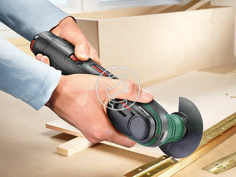 Bosch UniversalMulti 12 akkus multifunkciós gép rezgő 1 x PBA 12V 2.0Ah + GAL 12V-20