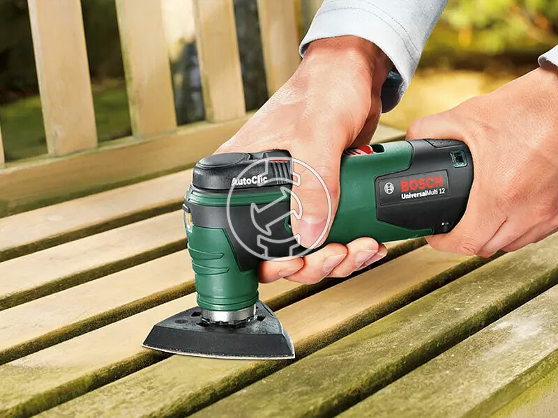 Bosch UniversalMulti 12 akkus multifunkciós gép rezgő Akku és töltő nélkül