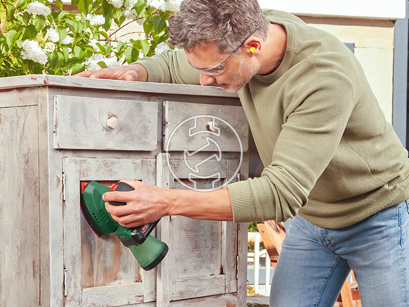 Bosch UniversalSander 18V akkus rezgőcsiszoló (akku és töltő nélkül)