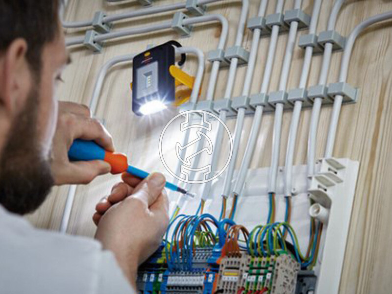 Brennenstuhl 4+3 SMD elemes szerelőlámpa