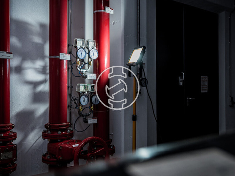 Brennenstuhl JARO 5050 T hálózati teleszkópos térmegvilágító lámpa