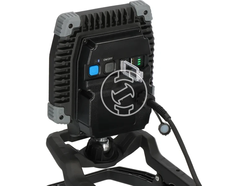 Kép: CL 5050 MBAH akkuhalozati csiptetheto munkalampa 6800 lm.webp