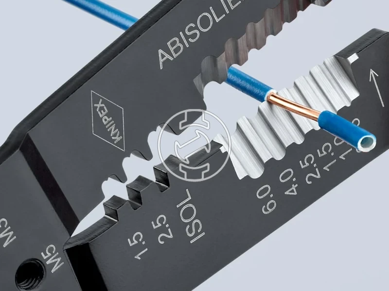 Kép: Crimping Pliers.webp