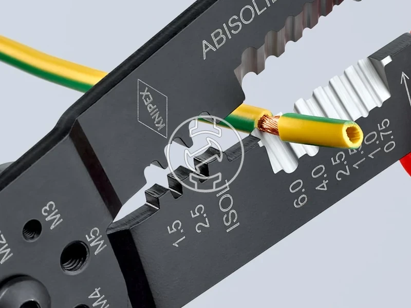 Kép: Crimping Pliers.webp