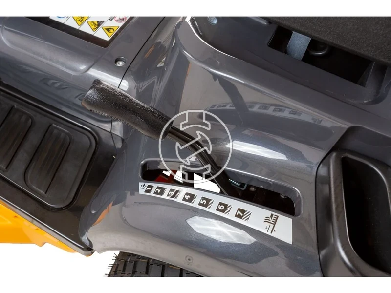 Kép: Cub Cadet LT1 R86 benzinmotoros funyiro traktor_18.webp