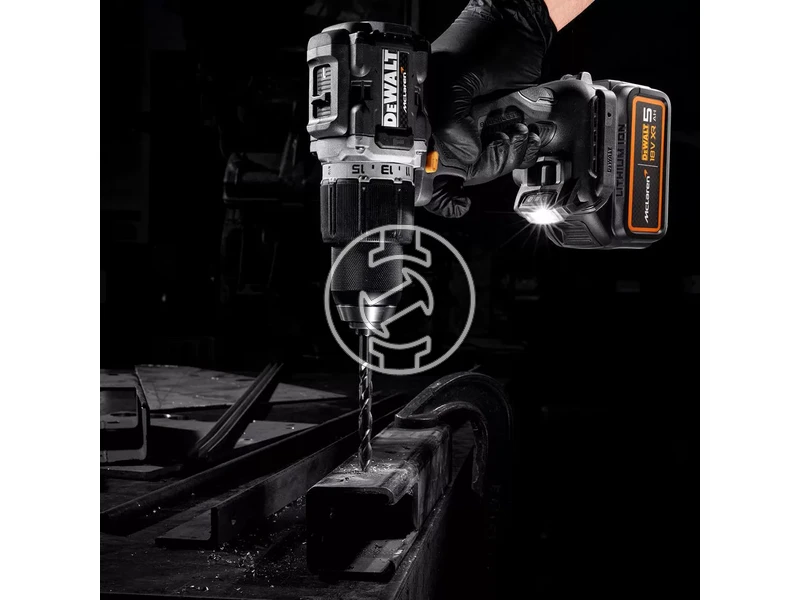 DEWALT X MCLAREN 18V XR SZÉNKEFE NÉLKÜLI ÜTVEFÚRÓ-CSAVAROZÓ + 2x 4Ah akkumulátor + DCB1104 4A töltő