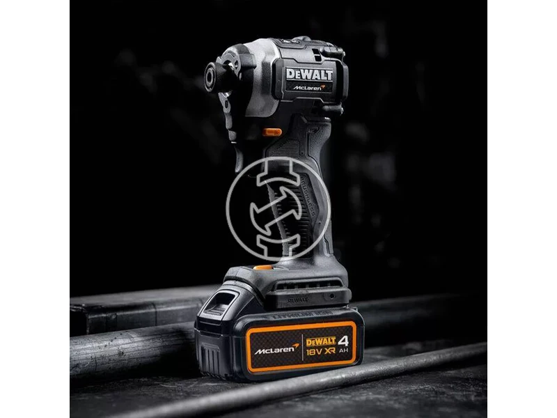 DEWALT X MCLAREN 18V XR SZÉNKEFE NÉLKÜLI ÜTVECSAVAROZÓ + 2x 4Ah akkumulátor + DCB1104 4A töltő, TSTAK kompatibilis dobozban