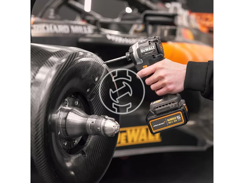DeWalt McLaren DCF85MP2T akkus ütvecsavarozó bitbefogással