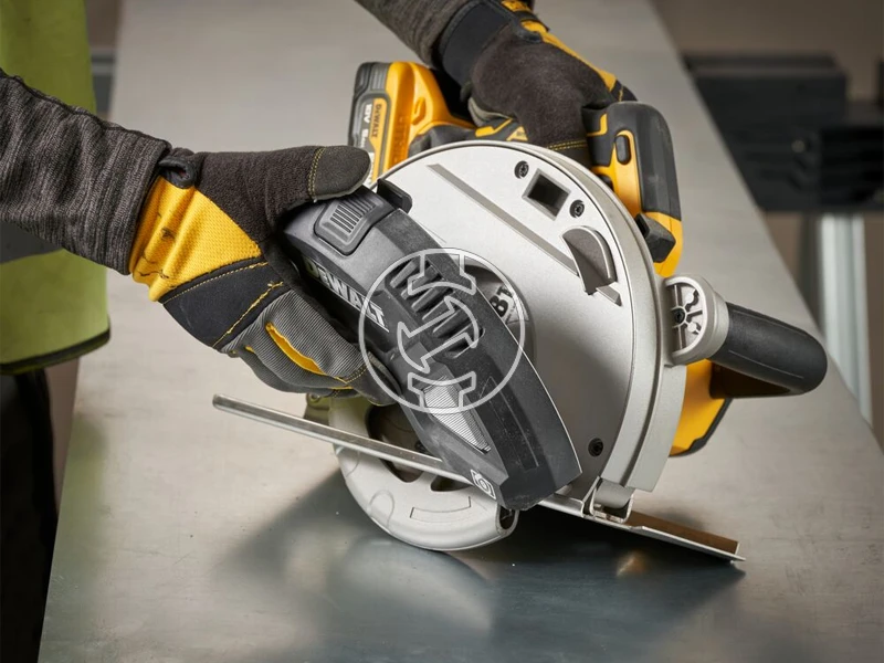 DeWalt DCS383H2 akkus kézi gyorsdaraboló