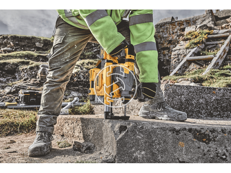 D25304DH dewalt_d25304dh_corded_cordless_sds_plus_dust_extractor_1