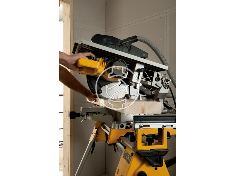 D27113 dewalt_d27113_kombinaltfuresz_felsoasztalos_305mm_5