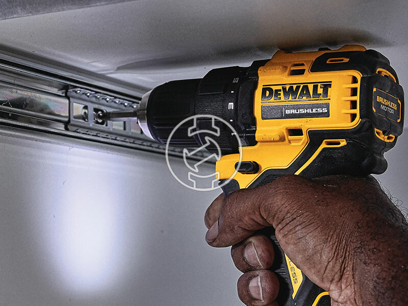 DeWalt DCD708L2T-QW akkus fúrócsavarozó tokmányos