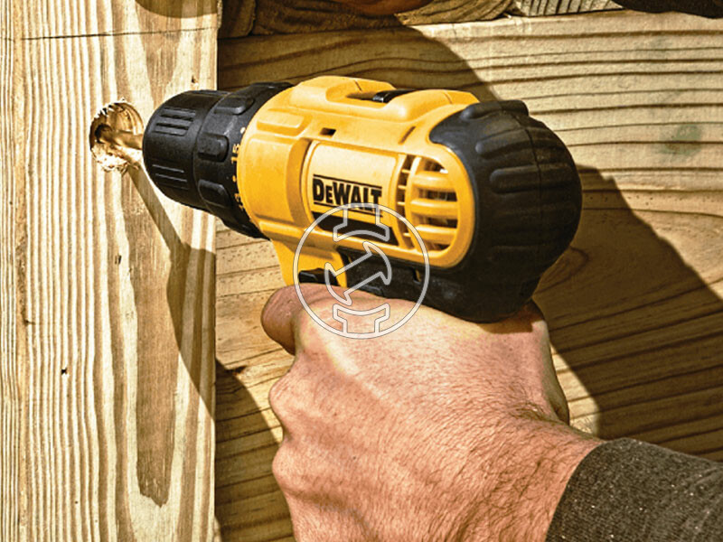 DeWalt DCD777D2T-QW akkus fúrócsavarozó tokmányos