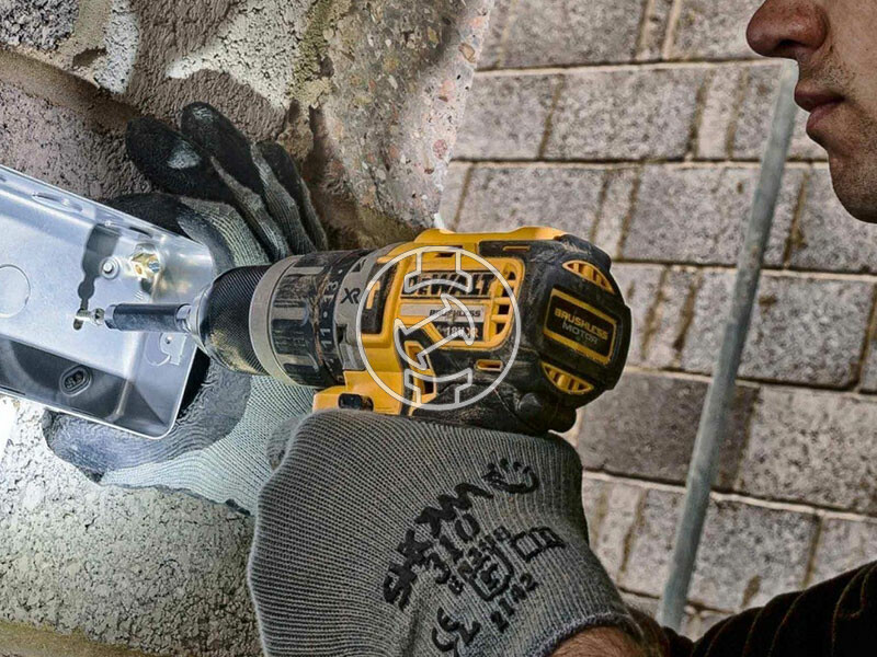 DeWalt DCD796M2-QW akkus ütvefúró-csavarozó