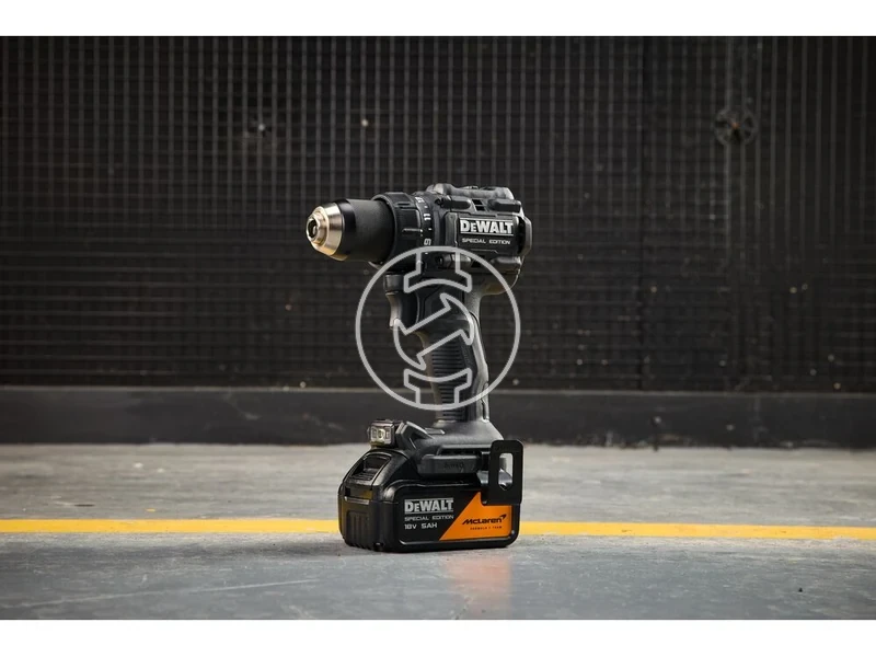 Kép: DeWalt DCD81MP2T-QW McLaren akkus furocsavarozo tokmanyos 2 x 5 Ah akku tolto_9.webp