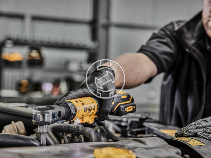 DeWalt DCF503L1G-QW akkus racsnis csavarkulcs kartondobozban