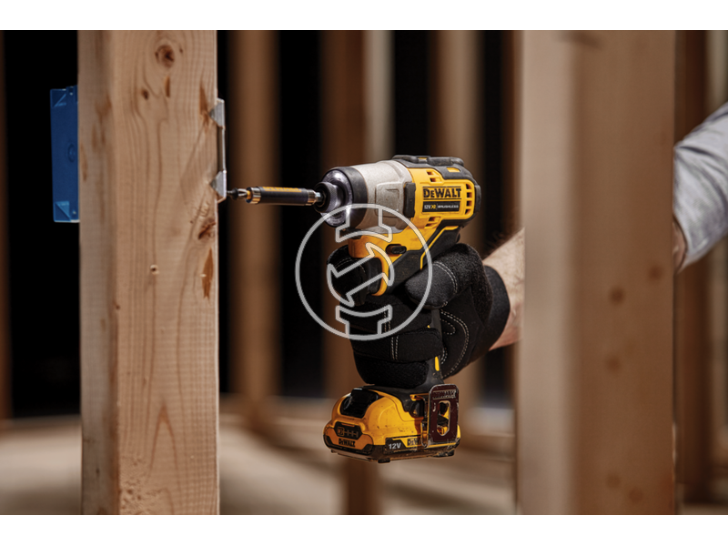 DCF801D2 dewalt_dcf801d2_qw_12v_xr_kefe_nelkuli_utvecsavarozo_4