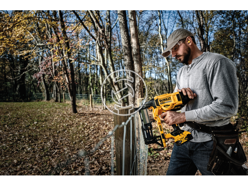 DCFS950P2 dewalt_dcfs950p2_18v_xr_fencing_stapler_5