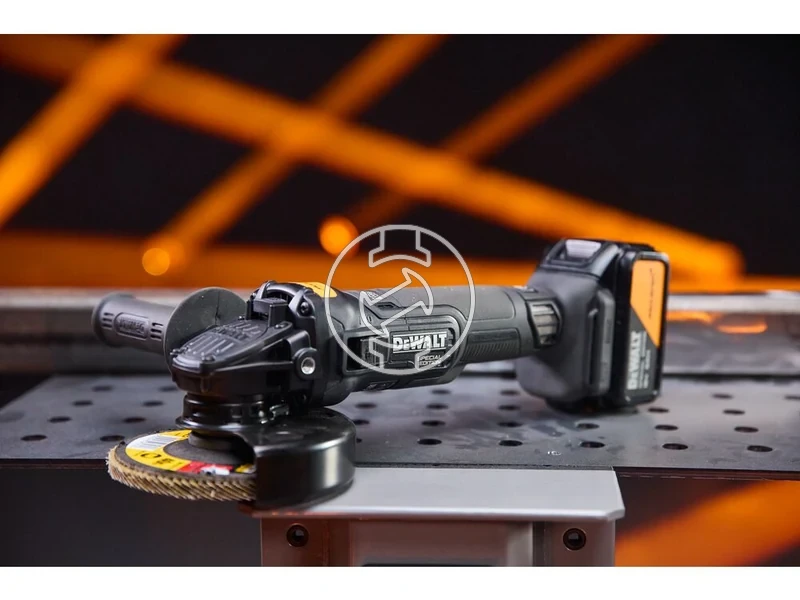 Kép: DeWalt DCG45MP2T-QW McLaren akkus sarokcsiszolo 125 mm 2 x 5 Ah akku  tolto_11.webp