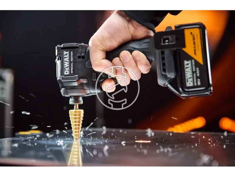 Kép: DeWalt DCK2222MM2T-QW akkus gep szett DCD86M DCF86M - 2X 4AH_4.webp