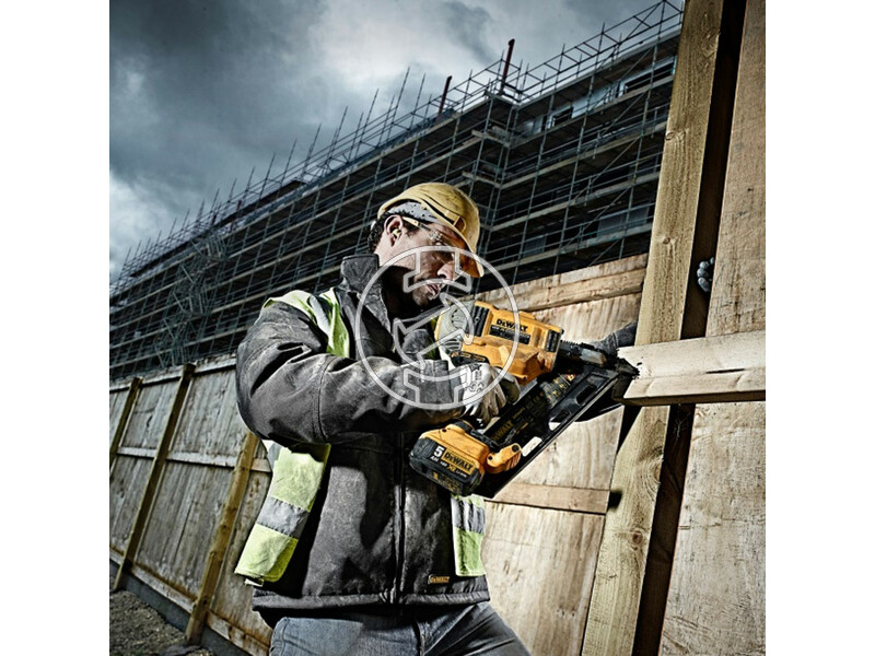 DCK264P2 dewalt_dck264p2_18v_xr_nailer_twin_kit_1