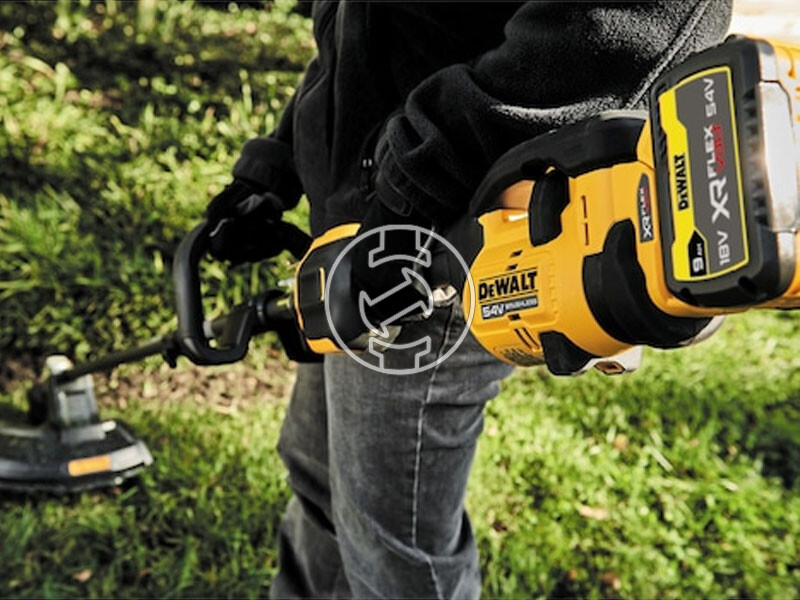 DeWalt DCMAS5713X1 54V XR FLEXVOLT akkus fűkasza + 1 x 9,0 Ah