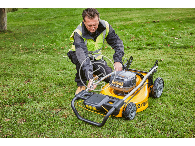 DCMW564P2 dewalt_dcmw564p2_2x18v_xr_dewalt_mower_9
