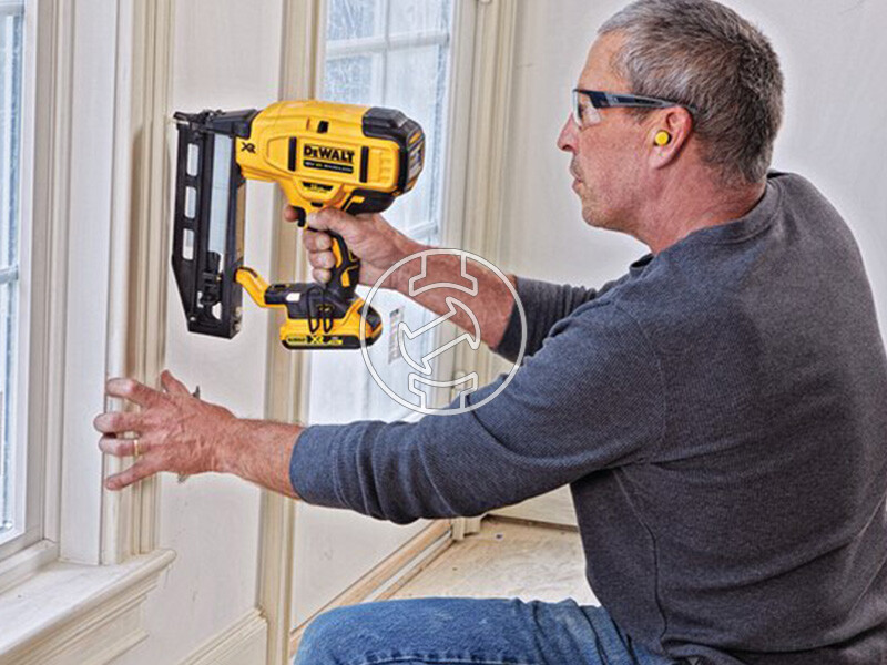 DeWalt DCN662N-XJ akkus finiselő szegező (akku és töltő nélkül)