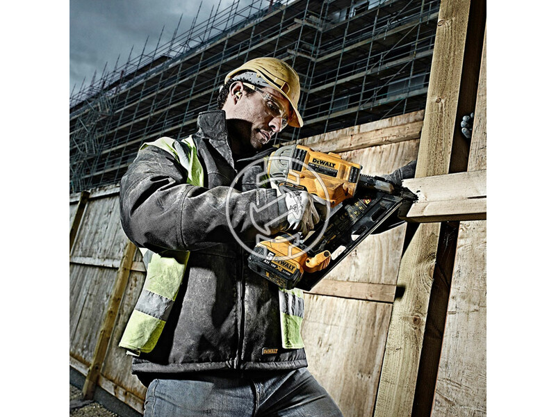 DCN695P2 dewalt_dcn695p2_18v_xr_2_sp_rapidcycle_framing_nailer_3