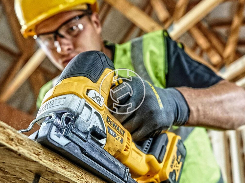 Dewalt DCS334N-XJ akkus dekopírfűrész akku és töltő nélkül
