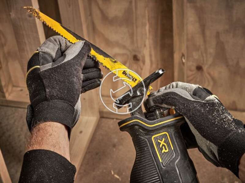 DeWalt DCS382N-XJ akkus orrfűrész (akku és töltő nélkül)