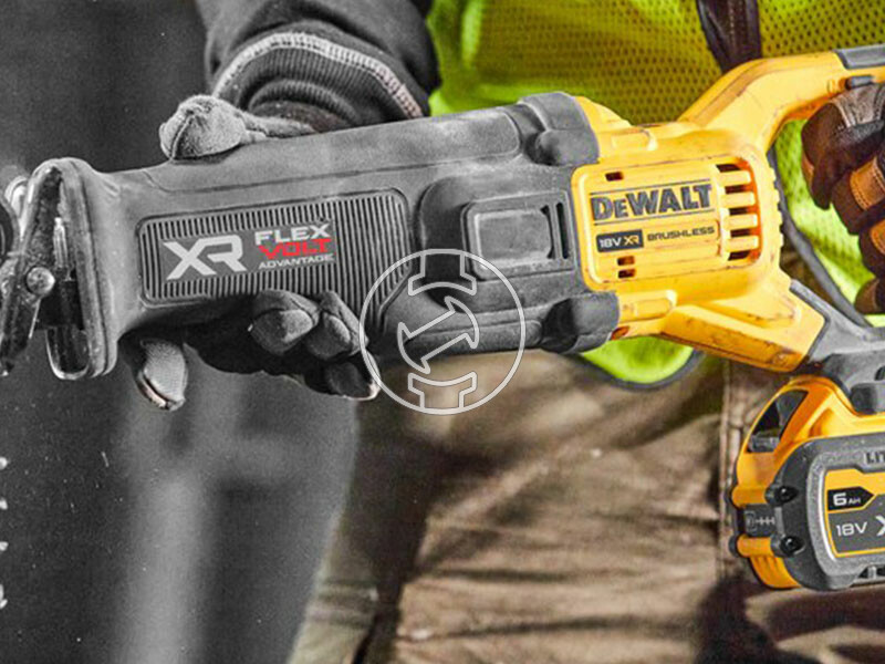 DeWalt DCS386T1-QW akkus orrfűrész