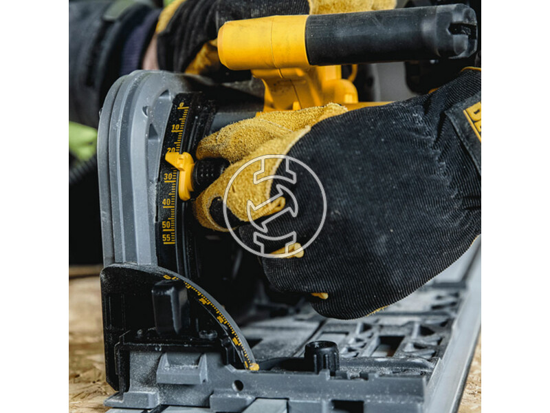 DCS520NT dewalt_dcs520nt_54v_xr_flexvolt_merulofuresztstak_koffer_3