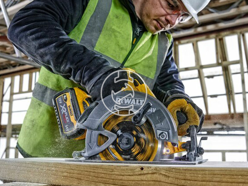 DeWalt DCS578N-XJ akkus körfűrész