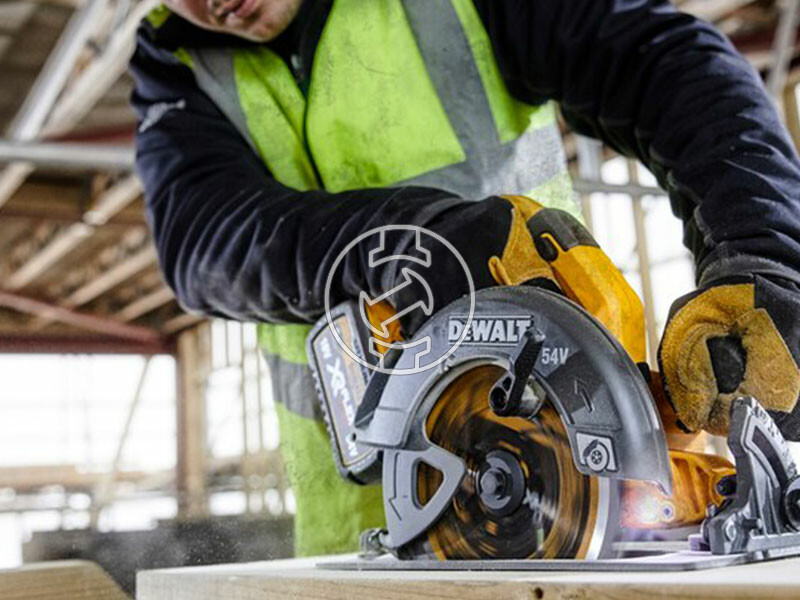 DeWalt DCS578NT-XJ akkus körfűrész
