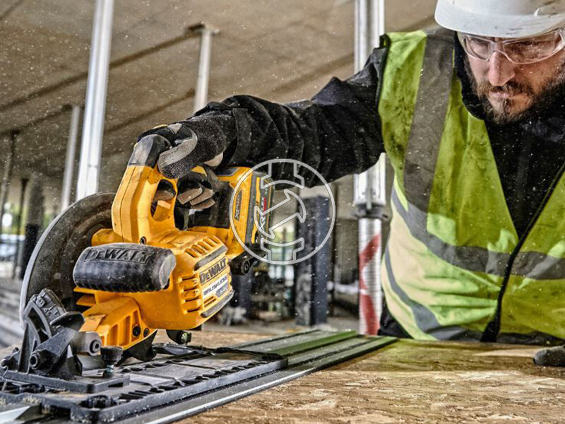 DeWalt DCS579T2-QW 54V akkus körfűrész