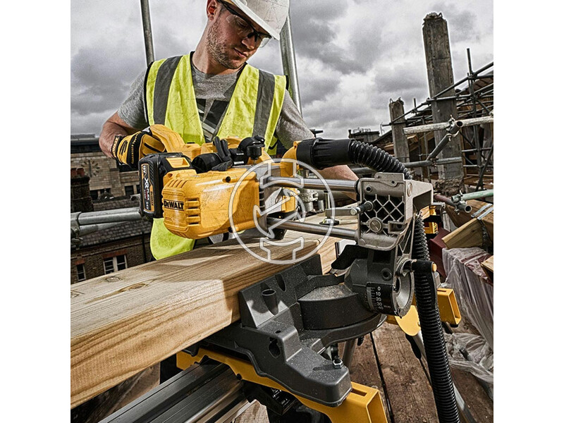 DCS778N dewalt_dcs778n_54v_flexvolt_250mm_gerfuresz_1