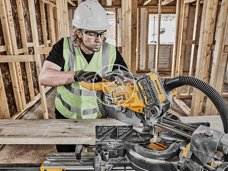 DeWalt DCS781N-XJ akkus gérvágó (akku és töltő nélkül)