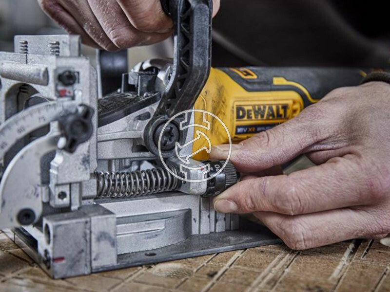 DeWalt DCW682P2-QW akkus lapostiplimaró TSTAK kofferben