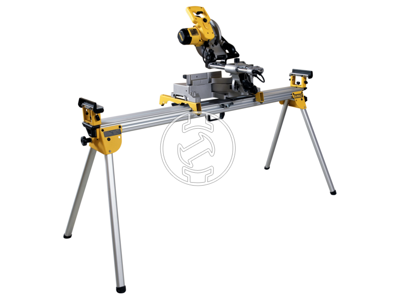 DE7023 dewalt_de7023_univerzalis_gerfuresz_allvany_4