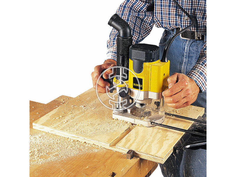 DW621K dewalt_dw621k_felsomaro_8mm_1100w_el_3