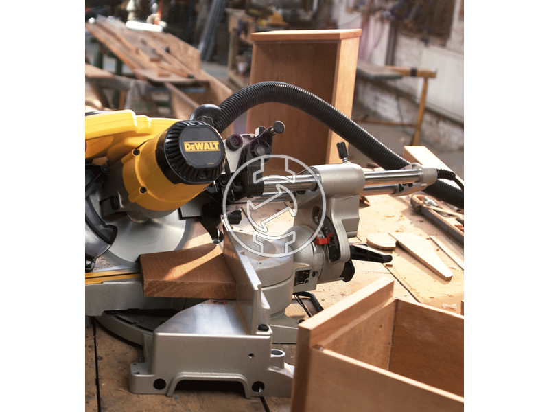 DW712 dewalt_dw712_gerfuresz_kihuzhato_atm216mm_1800w_6