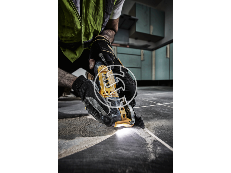 DWE315 dewalt_dwe315_corded_oscillating_cutting_tool_3